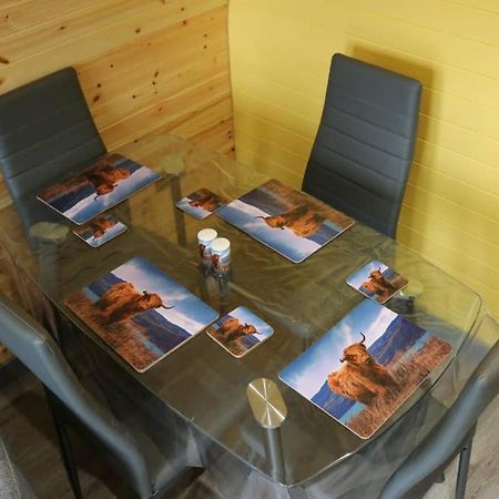 Glampods Glamping Pod - Meet Highland Cows And Sheep Elginヴィラ エクステリア 写真