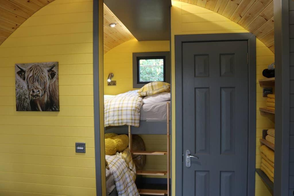 Glampods Glamping Pod - Meet Highland Cows And Sheep Elginヴィラ エクステリア 写真
