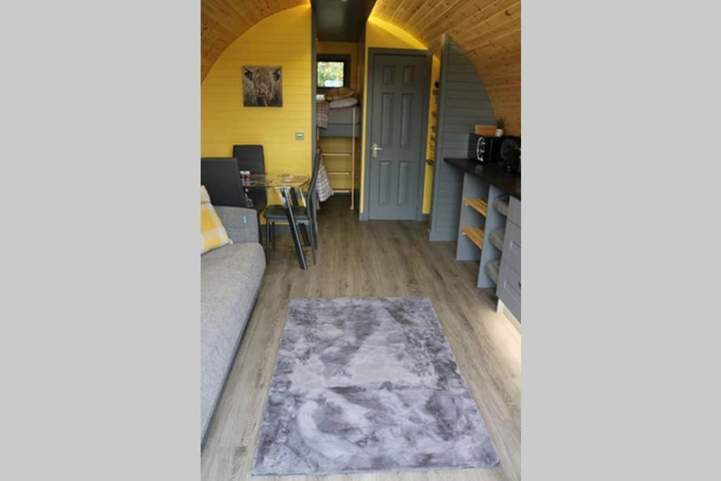 Glampods Glamping Pod - Meet Highland Cows And Sheep Elginヴィラ エクステリア 写真