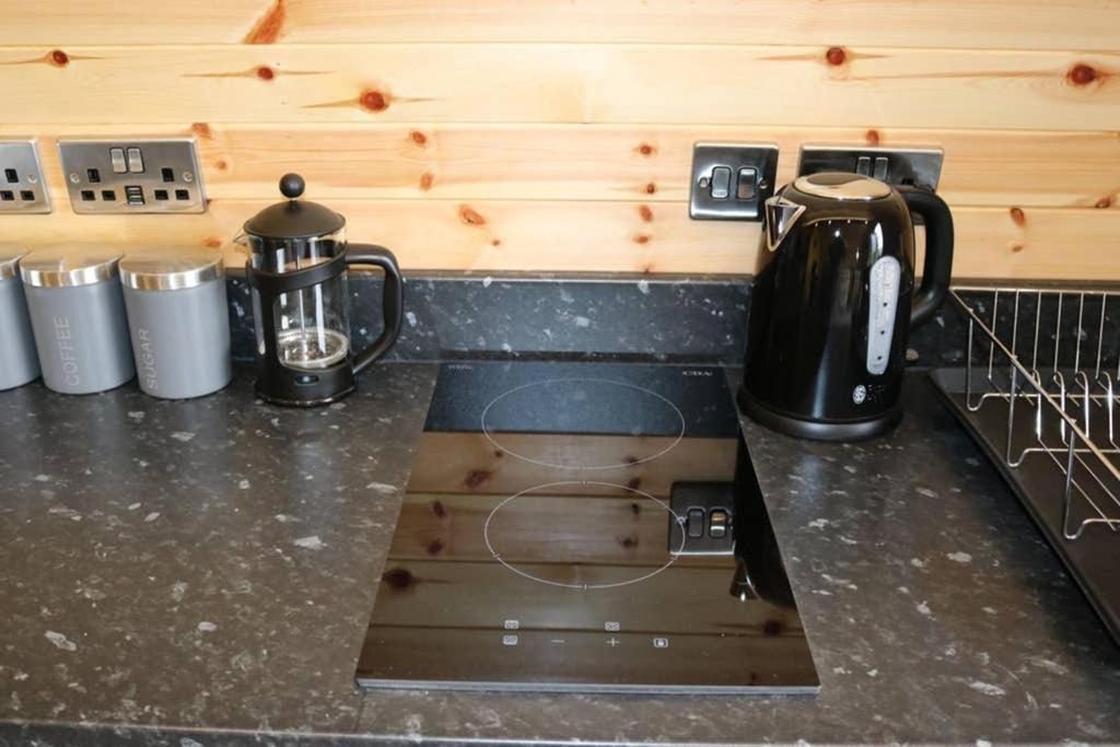 Glampods Glamping Pod - Meet Highland Cows And Sheep Elginヴィラ エクステリア 写真