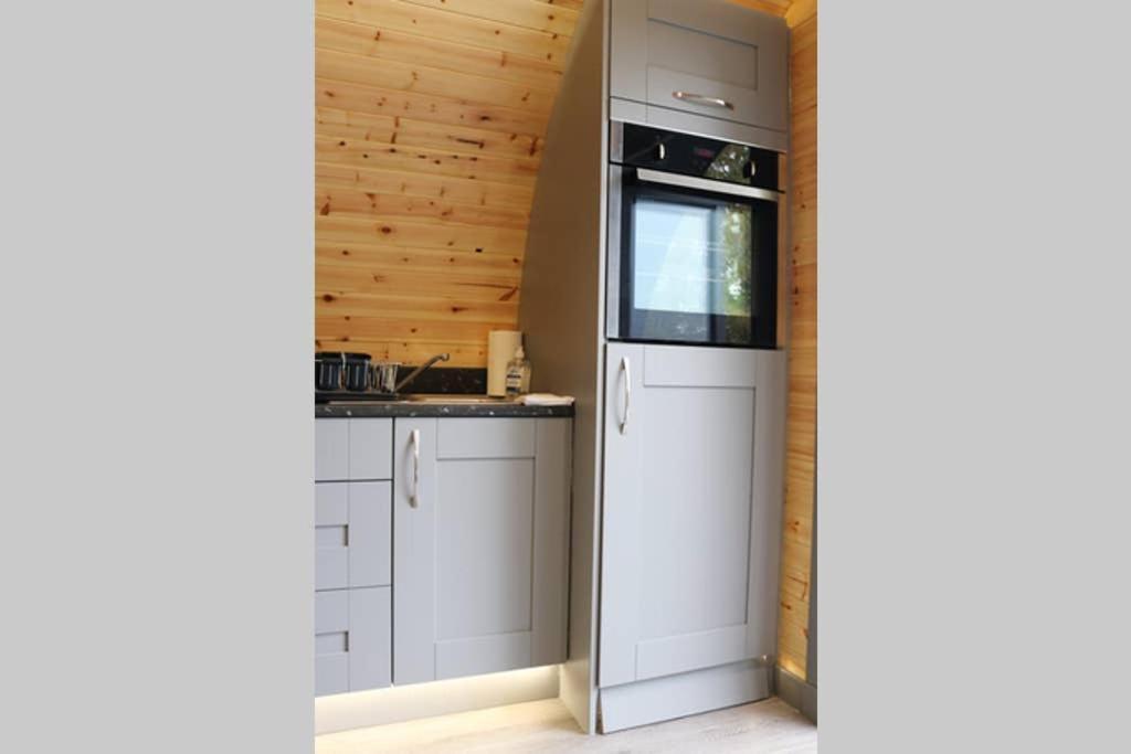 Glampods Glamping Pod - Meet Highland Cows And Sheep Elginヴィラ エクステリア 写真